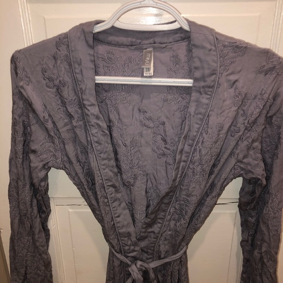 Luxurious lavender bath robe - Picture 2 of 3